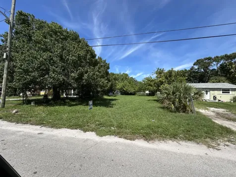 312 N 18th Street Fort Pierce FL 34950