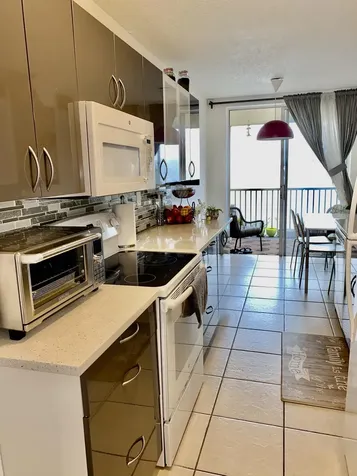 1750 Ne 191st Street Miami FL 33179