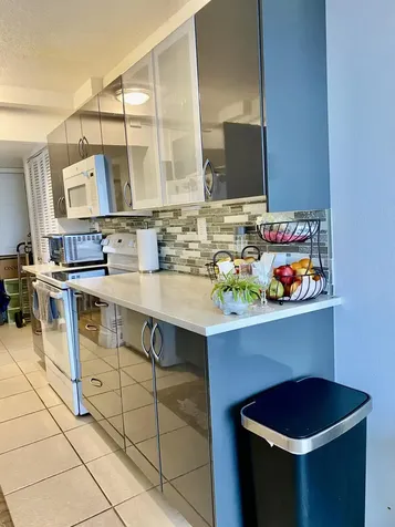 1750 Ne 191st Street Miami FL 33179