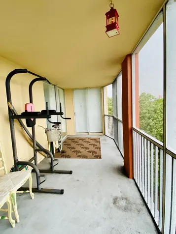 1750 Ne 191st Street Miami FL 33179