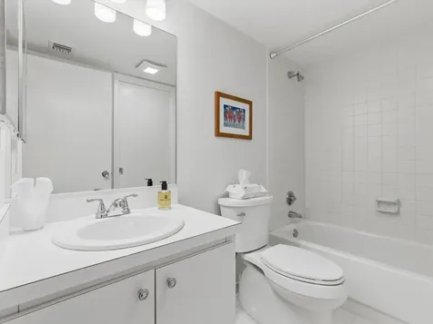 2520 Presidential Way West Palm Beach FL 33401