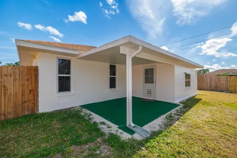 1604 Carbondale Avenue Palm Bay FL 32907