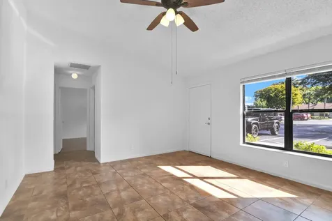 66 Via De Casas Norte Boynton Beach FL 33426