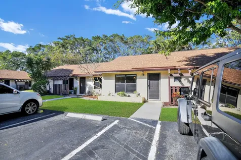 66 Via De Casas Norte Boynton Beach FL 33426