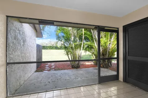 66 Via De Casas Norte Boynton Beach FL 33426