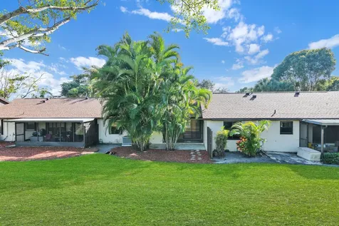 66 Via De Casas Norte Boynton Beach FL 33426