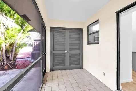 66 Via De Casas Norte Boynton Beach FL 33426