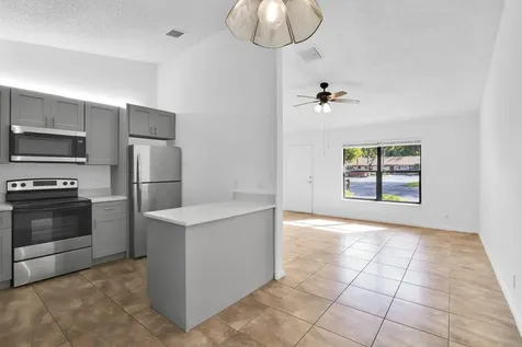 66 Via De Casas Norte Boynton Beach FL 33426