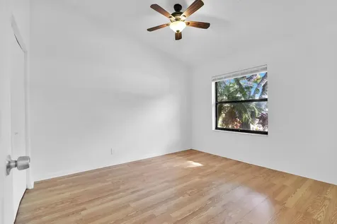 66 Via De Casas Norte Boynton Beach FL 33426
