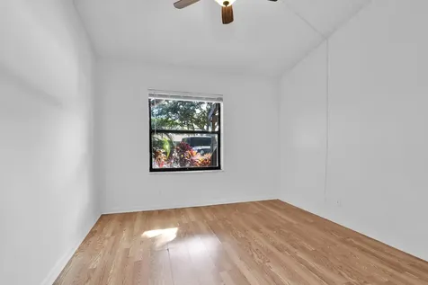 66 Via De Casas Norte Boynton Beach FL 33426