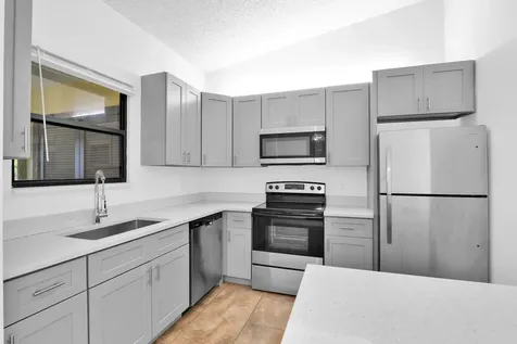 66 Via De Casas Norte Boynton Beach FL 33426