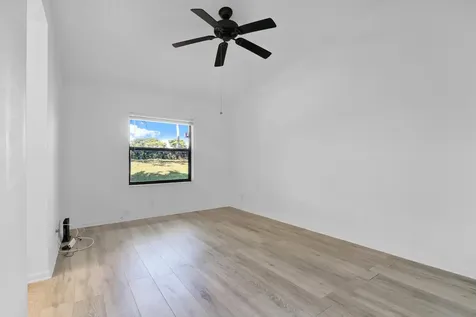 66 Via De Casas Norte Boynton Beach FL 33426
