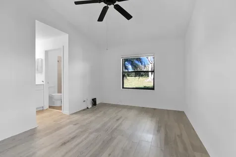 66 Via De Casas Norte Boynton Beach FL 33426
