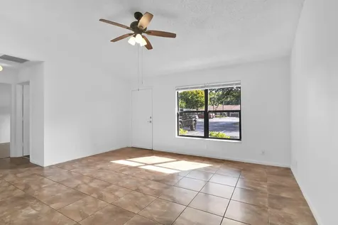 66 Via De Casas Norte Boynton Beach FL 33426
