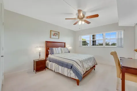 3800 Oaks Clubhouse Drive Pompano Beach FL 33069