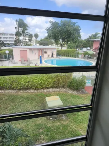 17 Golfs Edge West Palm Beach FL 33417