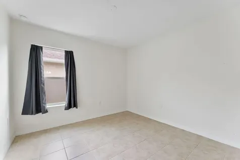 5330 Nw Pine Trail Circle Port Saint Lucie FL 34983