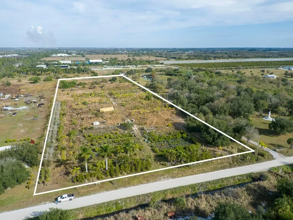7300 17th Street Vero Beach FL 32968