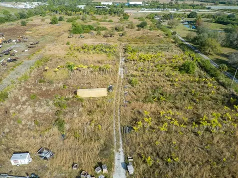 7300 17th Street Vero Beach FL 32968