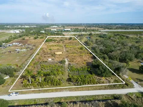 7300 17th Street Vero Beach FL 32968