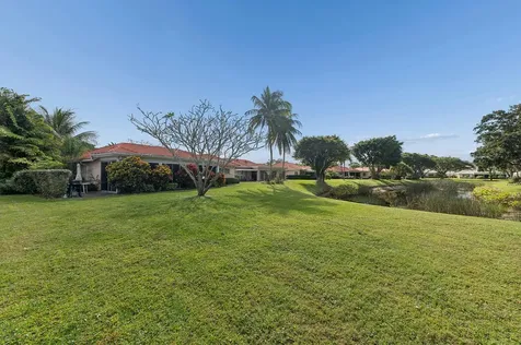 13 Fairway Boynton Beach FL 33436