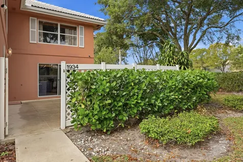 1934 Stratford Way West Palm Beach FL 33409