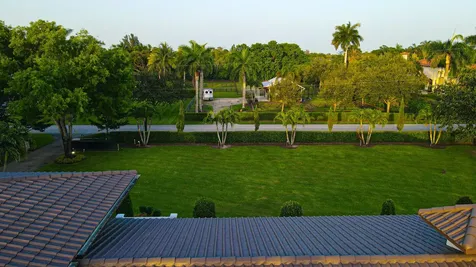 875 Nw 120th Avenue Plantation FL 33325