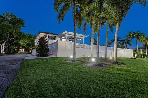 875 Nw 120th Avenue Plantation FL 33325