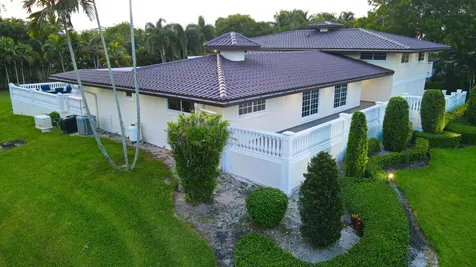 875 Nw 120th Avenue Plantation FL 33325