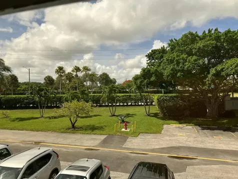 267 Flanders F Delray Beach FL 33484