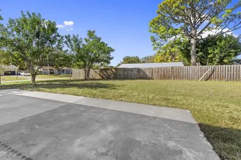 2075 7th Court Vero Beach FL 32962
