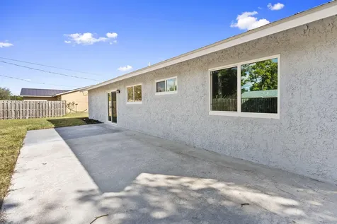 2075 7th Court Vero Beach FL 32962