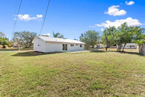 2075 7th Court Vero Beach FL 32962