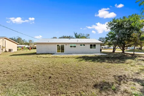 2075 7th Court Vero Beach FL 32962