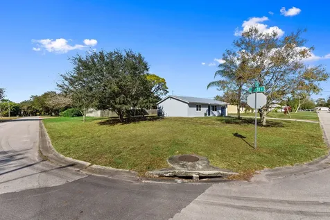 2075 7th Court Vero Beach FL 32962