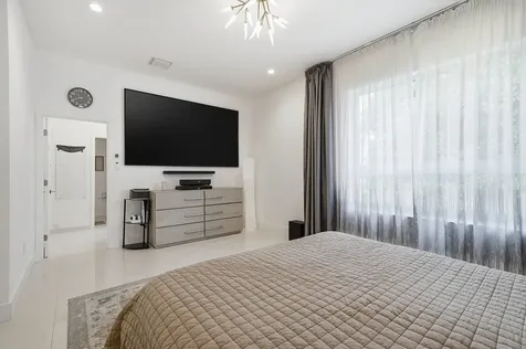 1241 Ne 18th Avenue Fort Lauderdale FL 33304
