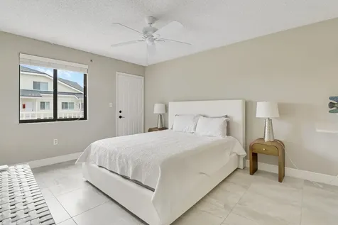 360 Bella Vista Court Jupiter FL 33477
