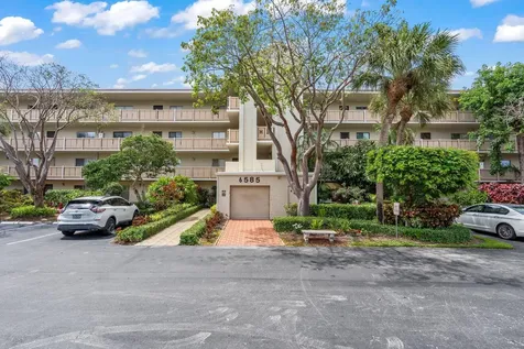 6585 Kensington Lane Delray Beach FL 33446