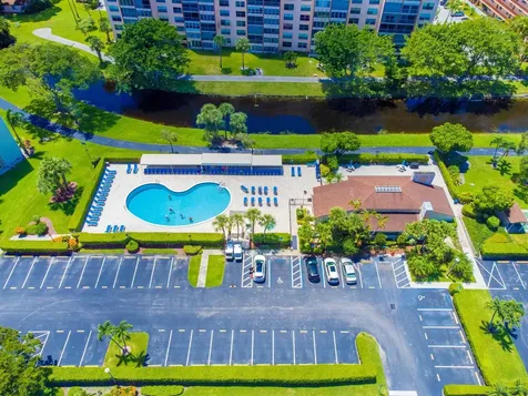 6585 Kensington Lane Delray Beach FL 33446