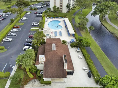 6585 Kensington Lane Delray Beach FL 33446
