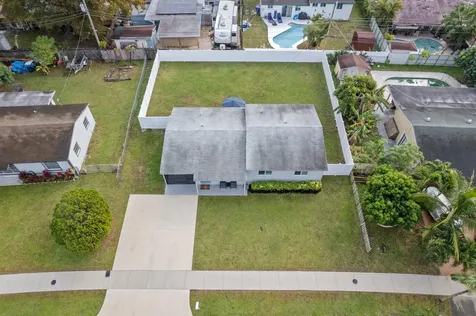 1730 Sw 65th Avenue North Lauderdale FL 33068