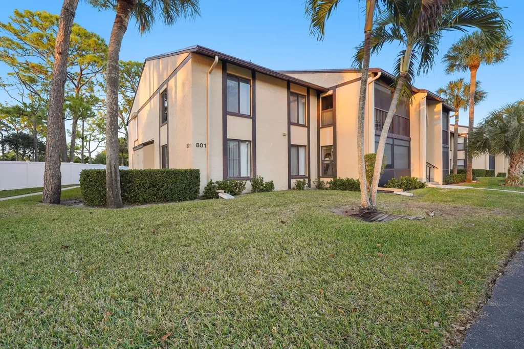 801 Sky Pine Way Greenacres FL 33415