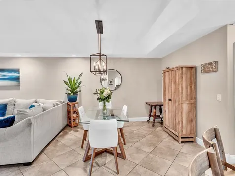 9043 Chatsworth Cascades Boca Raton FL 33434