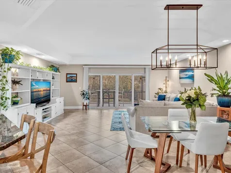 9043 Chatsworth Cascades Boca Raton FL 33434