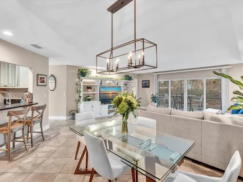 9043 Chatsworth Cascades Boca Raton FL 33434
