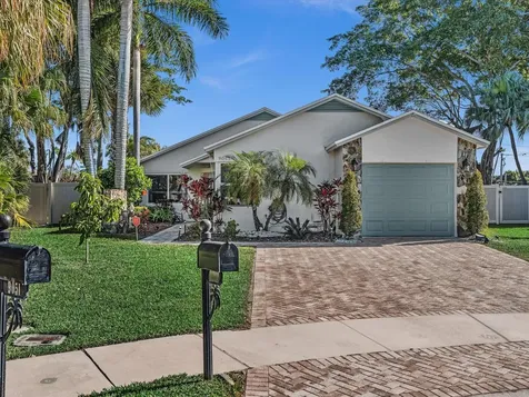 9043 Chatsworth Cascades Boca Raton FL 33434