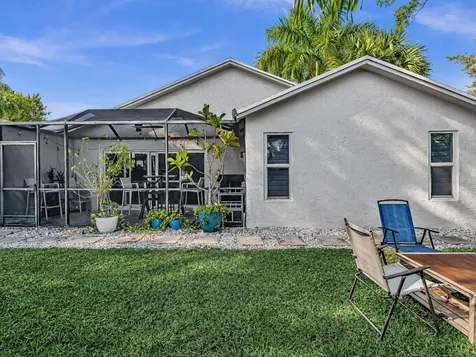 9043 Chatsworth Cascades Boca Raton FL 33434