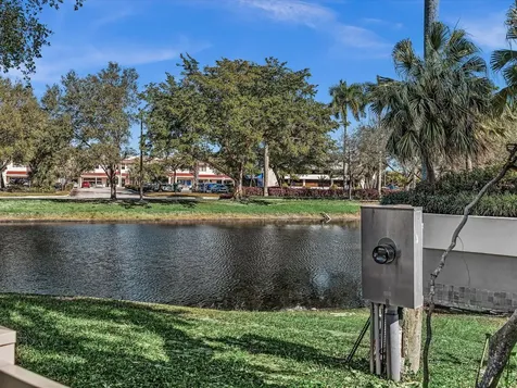 9043 Chatsworth Cascades Boca Raton FL 33434