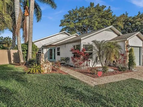 9043 Chatsworth Cascades Boca Raton FL 33434