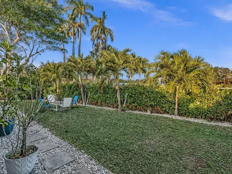 9043 Chatsworth Cascades Boca Raton FL 33434